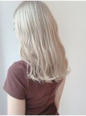 Say.ロングレイヤーホワイトグレージュミニウルフお団子ヘア青山