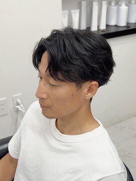 ザ アクネ 岡崎竜美丘店(THE ACNE) ＊フェザーパーマ/センターパート/メンズカット