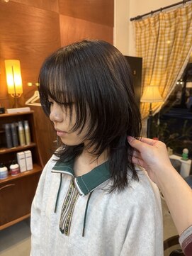 チャプター 問屋町(chapter) ケアカラーオリーブグレージュ顔まわりミディアムレイヤーカット