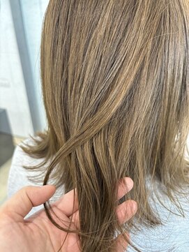 ビーヒアナウ N゜03 金沢駅西店(BE HERE NOW) beige