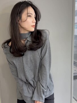 シア(sia) 大人レイヤー大人のワンカラー20代女性30代女性40女性心斎橋