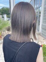 ブーム(BOOM)&nbsp;グレージュ×切りっぱなしボブ