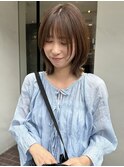 ハッシュカット　ミディアムレイヤー　ミントベージュ
