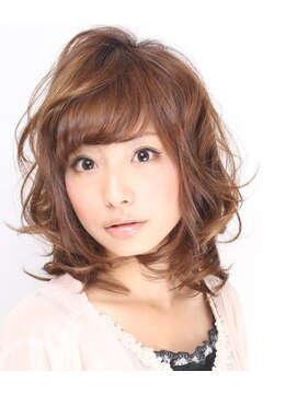 ジュエ (jouer) ふんわりミディアムレイヤーバウンシーカールミディアムレイヤー