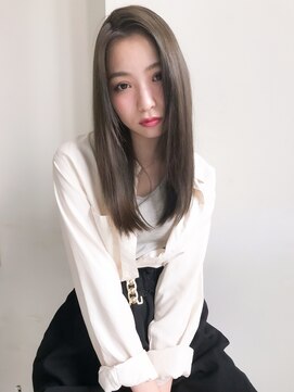 ナイン 麻布十番(NINE) 小顔ヘア☆大人可愛い縦シルエット・カーキグレージュ