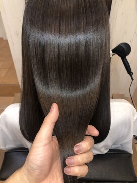 アコンプリッシュ 代官山 恵比寿(accomplish) プラチナミネコラ