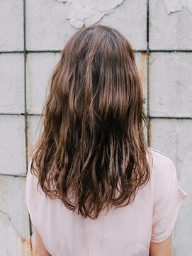 ナウラ(Naurra) センターパートロング【倉敷】