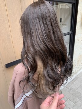 エイト 上野店(EIGHT ueno) さりげない同系色インナーカラー