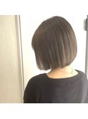 Aラインボブのグレージュカラー