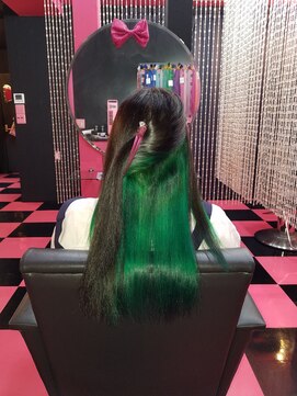 リミックス(REMIX by Love hair KING OF PRINCESS HAIR&EXTENTION) 原色派手髪　インナーカラー　グリーン