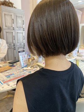 ハグクレア(HUG CLAIRE) ショートボブ