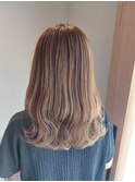 透け感ハイトーンベージュ
