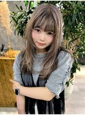 グレーベージュ　レイヤーカットウルフカットインナーカラー