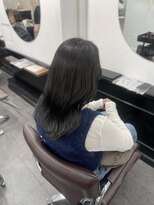 アオ(AO。)&nbsp;暗髪/グレージュ/モノトーンカラー/透明感カラー