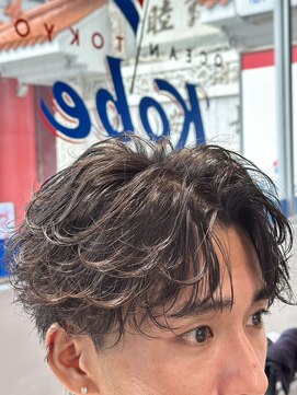 オーシャントーキョー 神戸(OCEAN TOKYO KOBE) ニュアンスシャドウパーマ風センターパートコンマバング