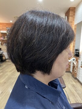 アートイン 前下がりグラデーションボブ