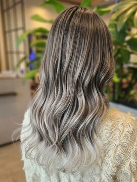  憧れの外国人風☆ホワイトグレージュ×バレイヤージュ [成田]