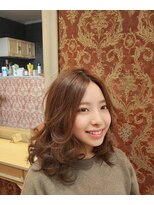 ヘアフォーティーエス(hair4ts) Aラインセミ コテ巻き