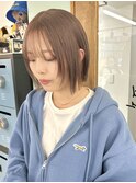 レイヤーボブミルクティーベージュ顔まわりレイヤー切りっぱなし