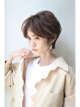 ノーヴェ(Nove) 〈NOVE〉グレージュ×マッシュショート