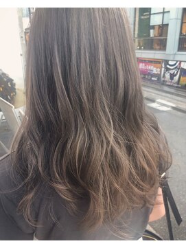 ビヨンドイー(beyond E) ナチュラルグラデーションカラーアッシュベージュ