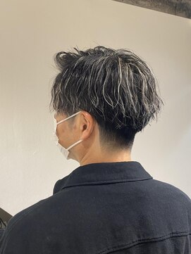 40代50代メンズ白髪ぼかしハイライト ツイストスパイラル L ドルクス 日本橋 Dorcus のヘアカタログ ホットペッパービューティー