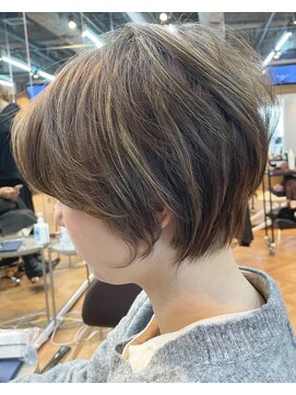 ライズ バイ レボ(RISE by REVO) ペールベージュセクションカラーグラデーションカラー外ハネボブ