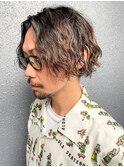 センターパートツイストスパイラルパーマ刈り上げメンズパーマ