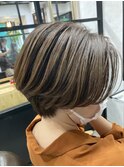 オリーブベージュ