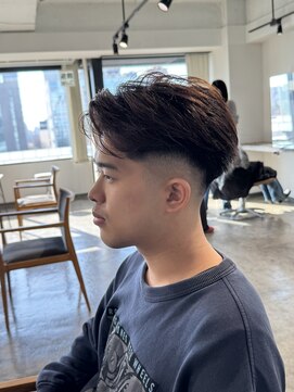 ニュート(Neut ) メンズカットスパイキーショートスキンフェードバーバースタイル