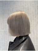 【切りっぱなしボブ×ホワイトベージュ】