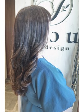 イル(iru) コントラストハイライト×レイヤーカット