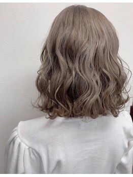 【毎回カラーするからノンアルカリカラーで刺激を軽減】髪や頭皮に優しいノンアルカリカラーがオススメ♪