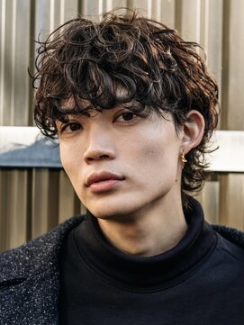 レタッチ バイ フィフス 天神大名(RETOUCH by fifth) 天神大名メンズパーマシャドウパーマッシュウルフカットゆるめ