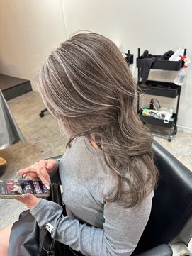 ブレンド 渋谷(BLend) ハイライトカラーミディアムバタフライカットデザインカラー