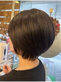 柔らかく丸みのある骨格補正ショートボブカット