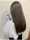 透明感グレージュ×艶髪ストレート