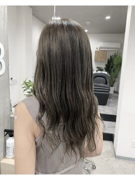 エイティエイト(88) オリーブグレージュ