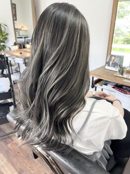 ハイナ(Hi...na)の写真/一人ひとりの理想や髪質に合わせてご提案♪ダメージを抑えた施術で、艶と透明感のある仕上がりに☆