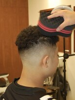 フランクス バーバー ウエストトウキョウ 吉祥寺店(FRANK’S BARBER WEST TOKYO)&nbsp;フェザーパーマサーフカール刈り上げセンターパート