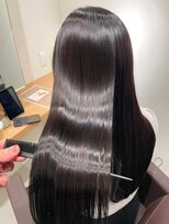 アトレ 福岡大名店(attrait)&nbsp;上質な艶感のダークブラウンロング