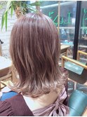1月外国人風透明感のあるピンクベージュカラー
