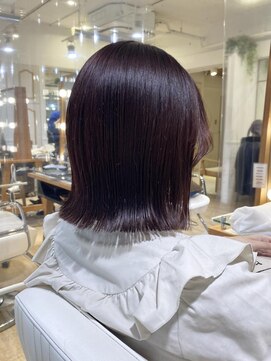 ネオリーブ チロル 横浜西口店(Neolive CiroL.) 切りっぱなしボブ カシスピンクカラー 美髪 横浜