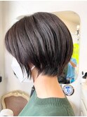 スタイリング簡単大人の前下がりハンサムショートボブ40代梅ヶ丘