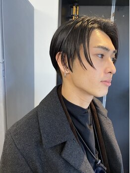 イリ 梅田(ili)の写真/【大阪/梅田】ビジネスシーンもプライベートも決まるカット/パーマスタイルを＜メンズカット¥5000～＞