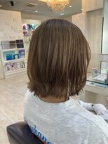 フェイバリットビューティシャルム(Favorite Beauty Charme) 秋冬おすすめ★切りっぱなしくびれスタイル×ハイトーンカラー
