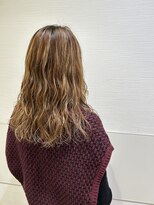 ケンジ 平塚 アネッタ(KENJE annetta)&nbsp;ブリーチ毛低ダメージパーマ