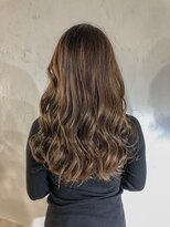 アンフィシュピトロワ(AnFye spi tlow)&nbsp;［AnFye］外国人風ウェーブベージュスタイル