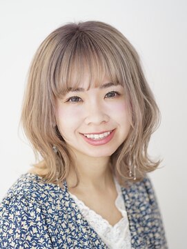 アズールサン 草加西口店(azule-sun) ペールベージュ　ゆるふわミディアムヘア　ハニーベージュ