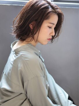 アンクー(Ankh) 【Ankh】セピアベージュ×ノームコアミディ＃フェザーバング